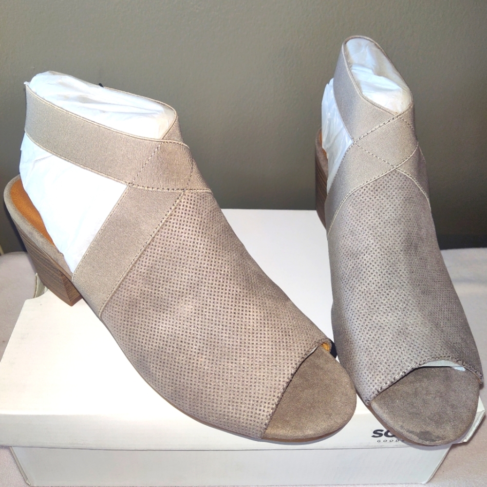 NIB Sonoma Women's Size 11 Stonefish Taupe Ankle Boot/Sandal